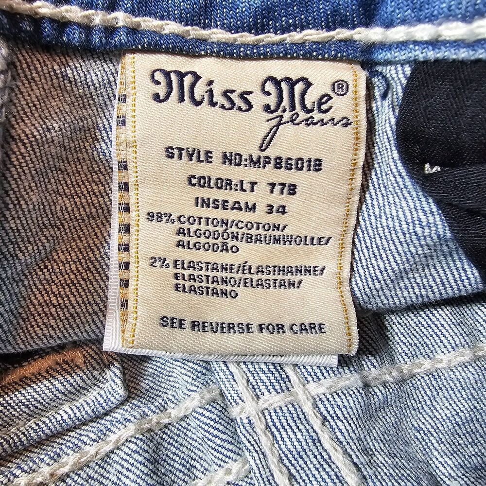 Miss Me Embroidered Boot Cut Jeans - 32x34 - Geometric Aztec Pattern - Picture 15 of 16